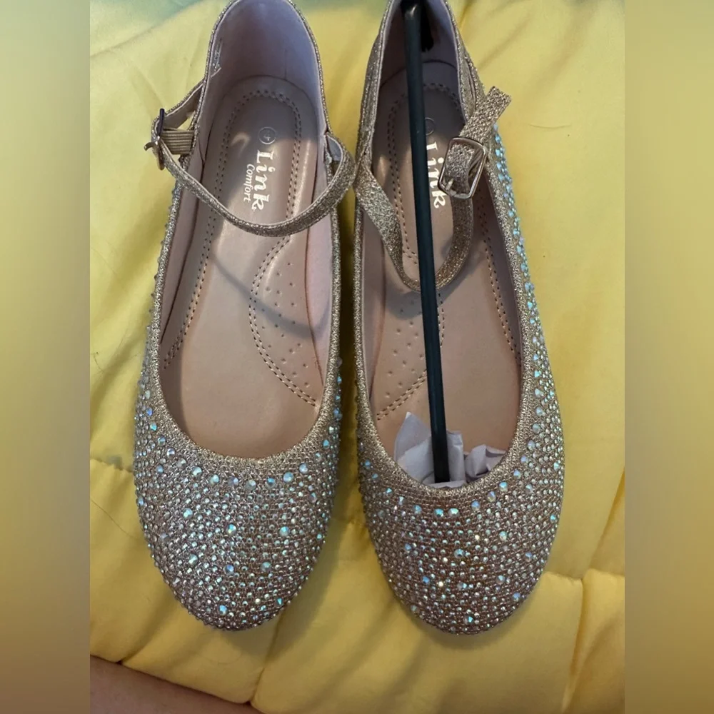 Sparkling gold slip ons